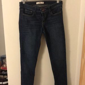 Hollister Jeans. 27/31. 5R